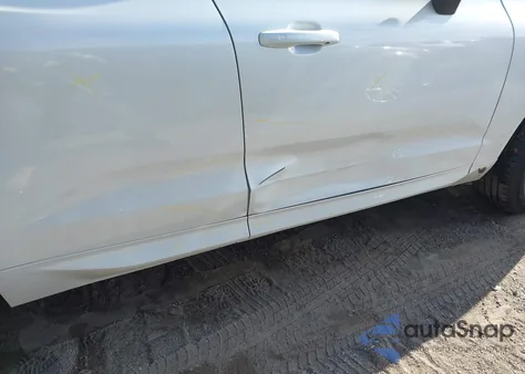 2021 Volvo Xc60 T5 Momentum z USA, uszkodzony, nr VIN YV4102RK3M1738375